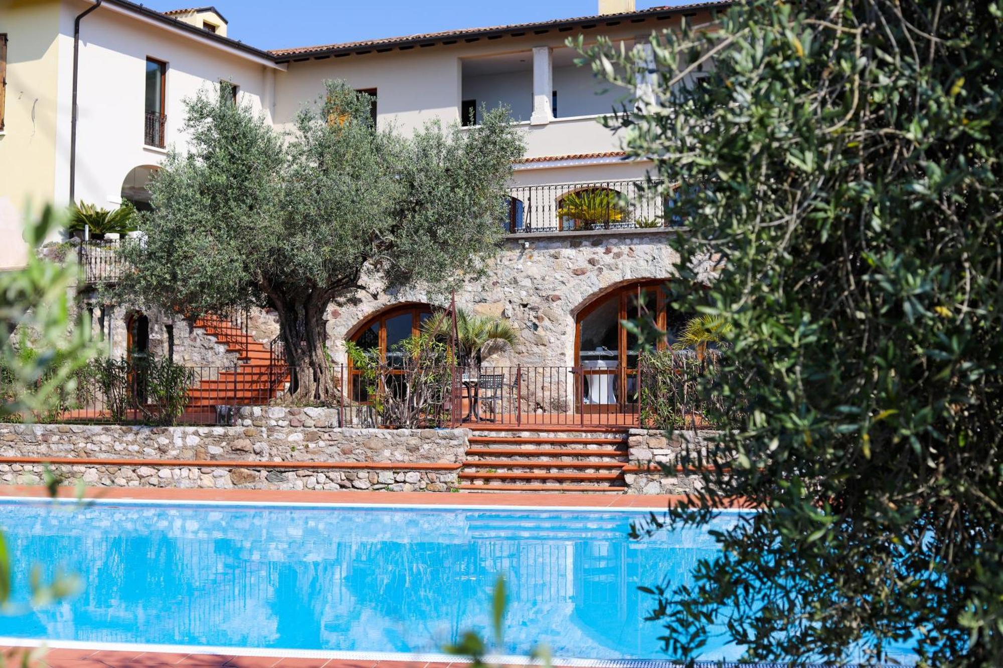 Aparthotel San Rocco Relais Soiano Del Lago Zewnętrze zdjęcie